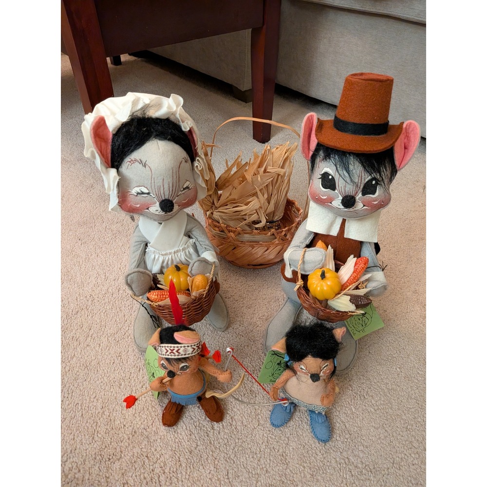 Vintage Annalee Thanksgiving Pilgrim Mouse Dolls Set of 4 Posable Folk Art